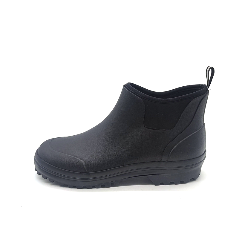 Rubber hunting boot model A