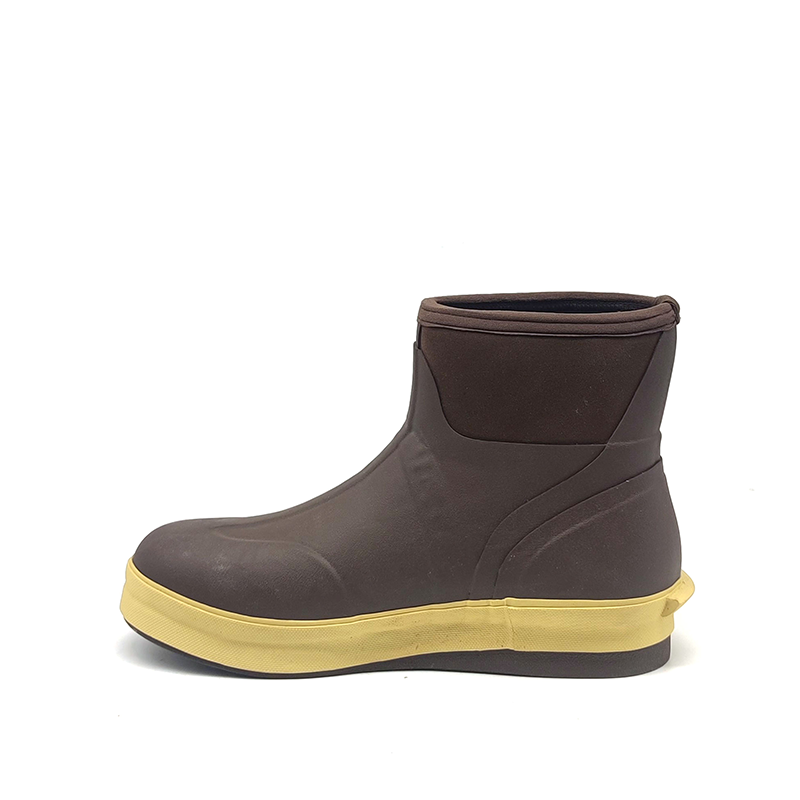 Rubber hunting boot model A